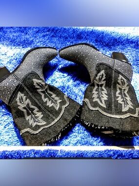 WILD DIVA BLACK DENIM cowboy boots AND RHINESTONES SIZE 8